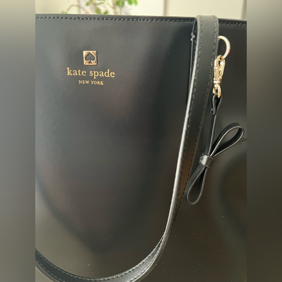 Kate Spade tote - Picture 2 of 4